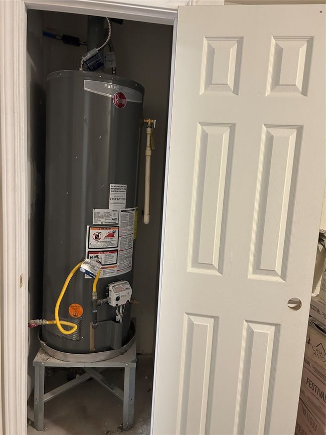 Utilities with water heater | Image 6