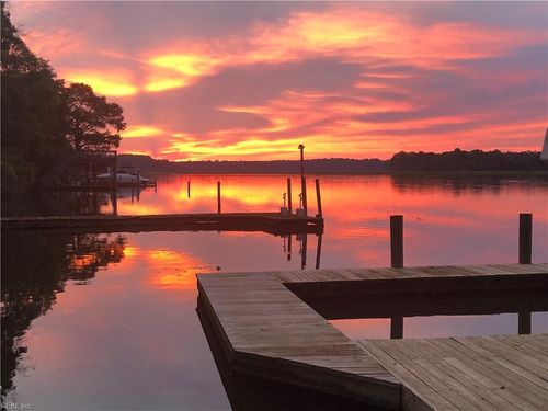 4093 S Riverside Dr, Lanexa, VA, 23089-9415 | Card Image