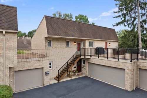 122-4371 Latin Ln, Upper Arlington, OH, 43220-4290 | Card Image
