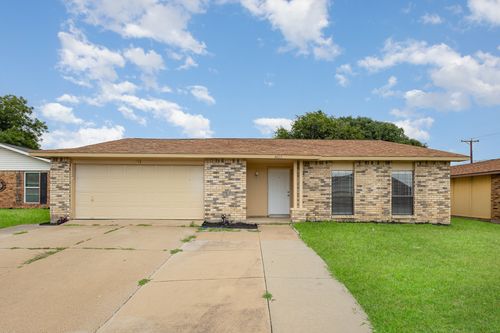 4425 Buckeye St, Fort Worth, TX, 76137-1108 | Card Image