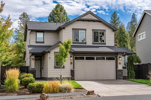 60523 Hedgewood Ln, Bend, OR, 97702-8818 | Card Image