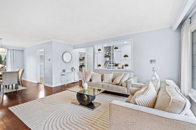 732 Royal York Rd, House other with 7 bedrooms, 4 bathrooms and 4 parking in Etobicoke ON | Image 8