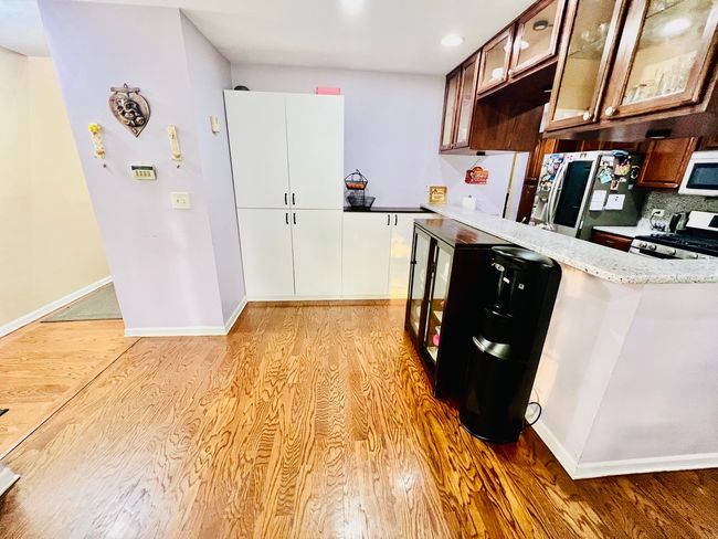 107 - 107 Pembroke Cir, Home with 3 bedrooms, 3 bathrooms and 2 parking in Lake Bluff IL | Image 9