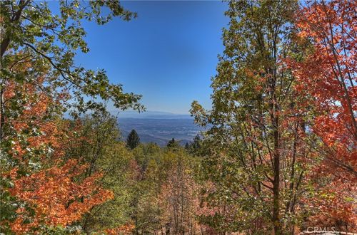22 Holly Dr, Running Springs, CA, 92382-7415 | Card Image