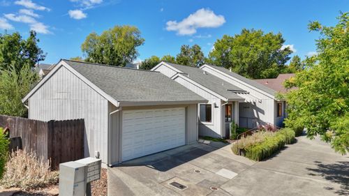 2405 Sparrow Ct, Davis, CA, 95616-5912 | Card Image