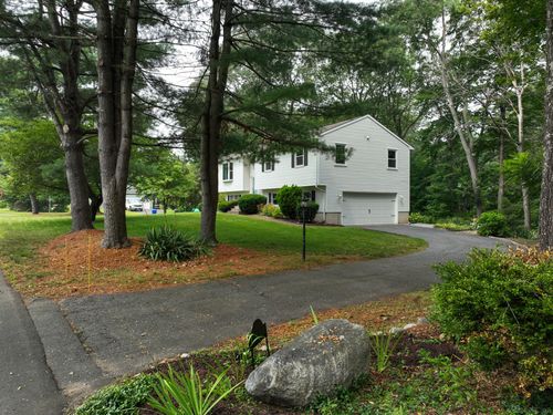 16 Springbrook Ln, Simsbury, CT, 06070-2622 | Card Image