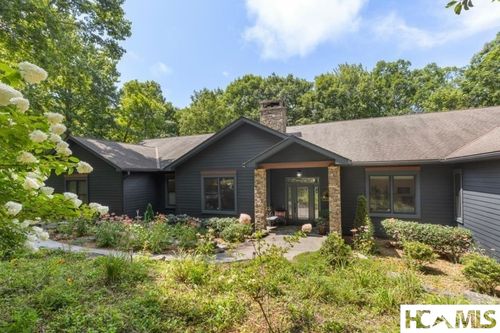 289 Apple Mountain Cir, Highlands, NC, 28741-7243 | Card Image
