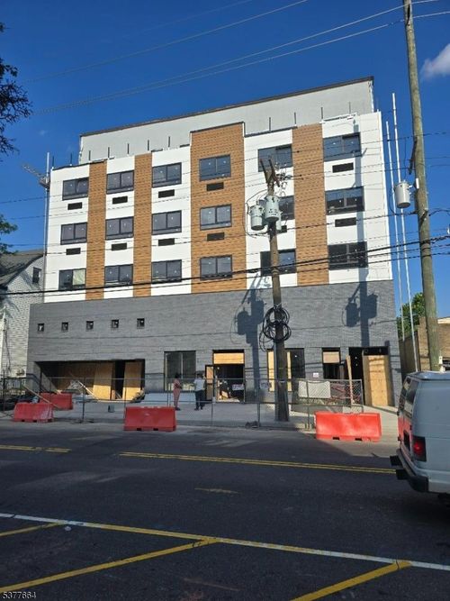 768 Bergen St, Newark, NJ, 07108-1802 | Card Image