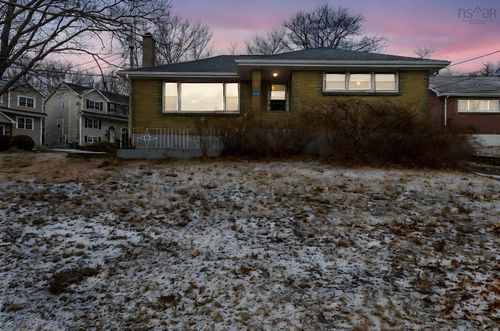 276 Rocky Lake Dr, Bedford, NS, B4A2T2 | Card Image