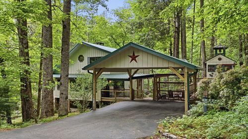 371 Sassafras Gap Rd, Highlands, NC, 28741-7508 | Card Image