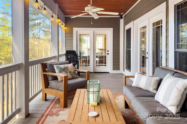 Screened in porch | Image 17