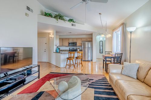205-10401 N 52nd St, Paradise Valley, AZ, 85253-1050 | Card Image