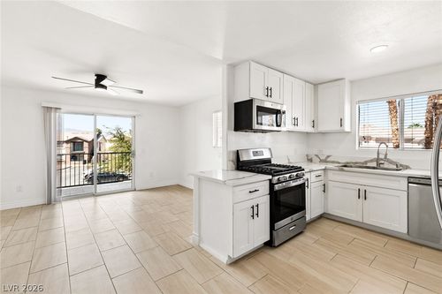 201-3957 Danny Melamed Ave, Las Vegas, NV, 89110-7001 | Card Image
