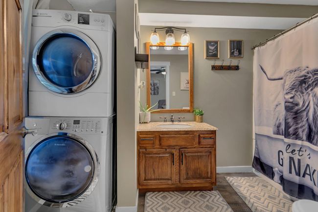 Full Bathroom - main level | Image 15