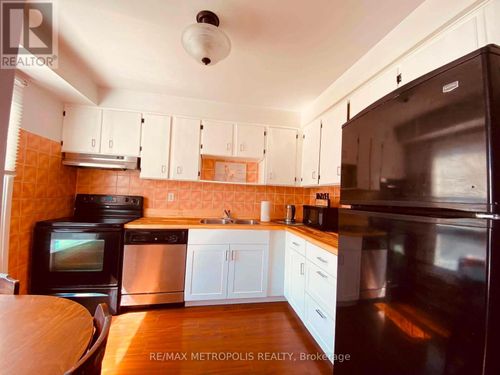 85 Elmvale Ave, Brampton, ON, L6Z1A6 | Card Image
