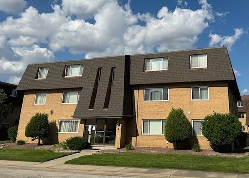 4-10437 Natoma Ave, Chicago Ridge, IL, 60415-1738 | Card Image