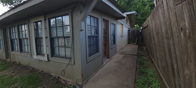View of side of property featuring stucco siding | Image 35
