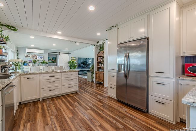 3951 Briar Hollow St, House other with 3 bedrooms, 2 bathrooms and null parking in San Antonio TX | Image 10