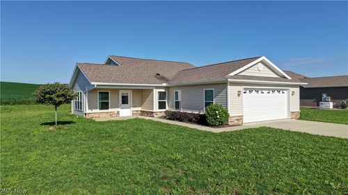 586 Keim Drive Nw, Strasburg, OH, 44680 | Card Image