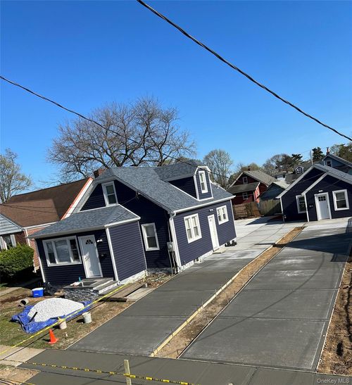 62 E Greenwich Ave, Roosevelt, NY, 11575-1155 | Card Image