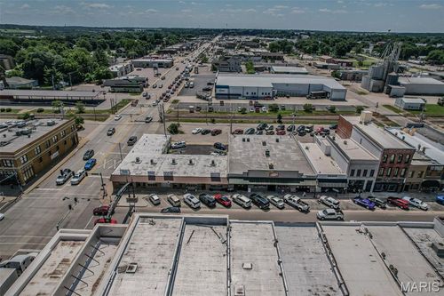104 W Commercial St, Lebanon, MO, 65536-3144 | Card Image