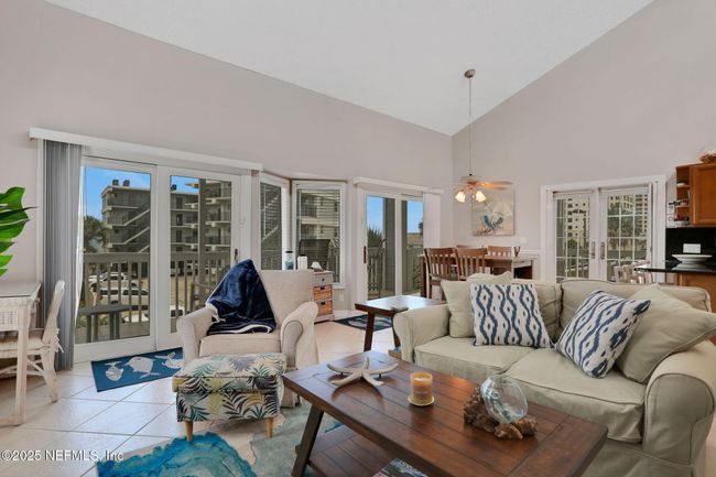 3rd Floor Living room | Image 14