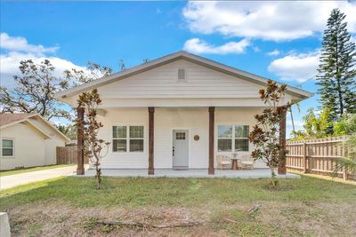 1104 W Sitka Street, House other with 3 bedrooms, 2 bathrooms and null parking in Tampa FL | Image 1