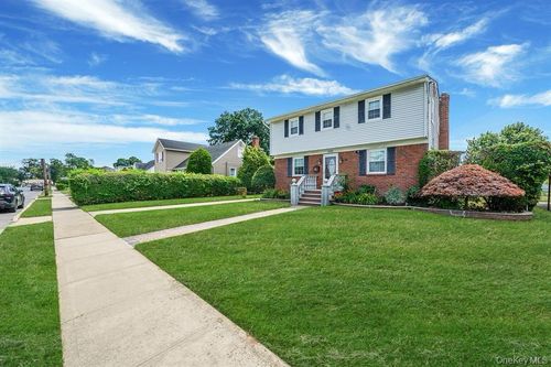 508 Chamberlin St, East Meadow, NY, 11554-3809 | Card Image
