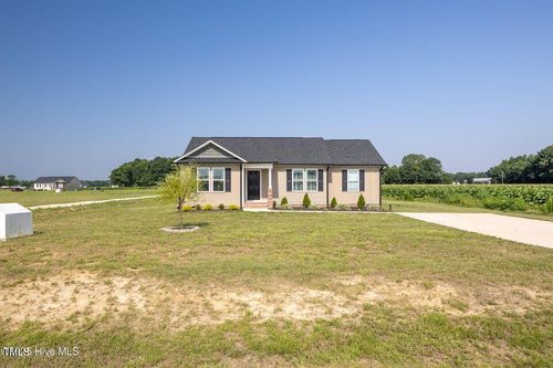82 Mamie Rd, Benson, NC, 27504-8753 | Card Image