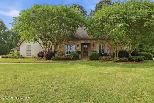 226 Meadowlands Dr, Brandon, MS, 39047-9070 | Card Image