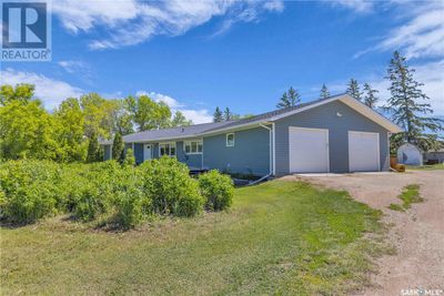 110 Elgin St, House other with 3 bedrooms, 2 bathrooms and null parking in Viscount SK | Image 2