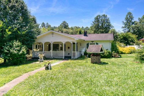 811 Queens St, Lenoir, NC, 28645-4816 | Card Image
