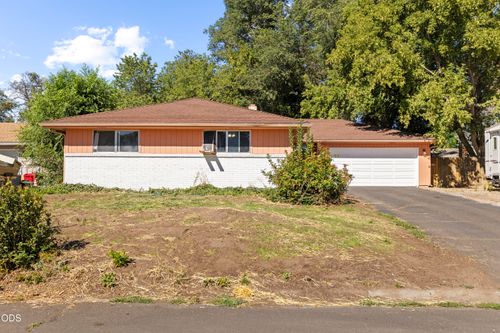 4848 Driftwood Dr, Klamath Falls, OR, 97603-8405 | Card Image