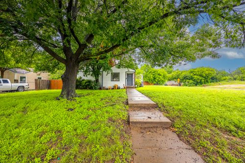 5000 Pamela Dr, Fort Worth, TX, 76116-8824 | Card Image
