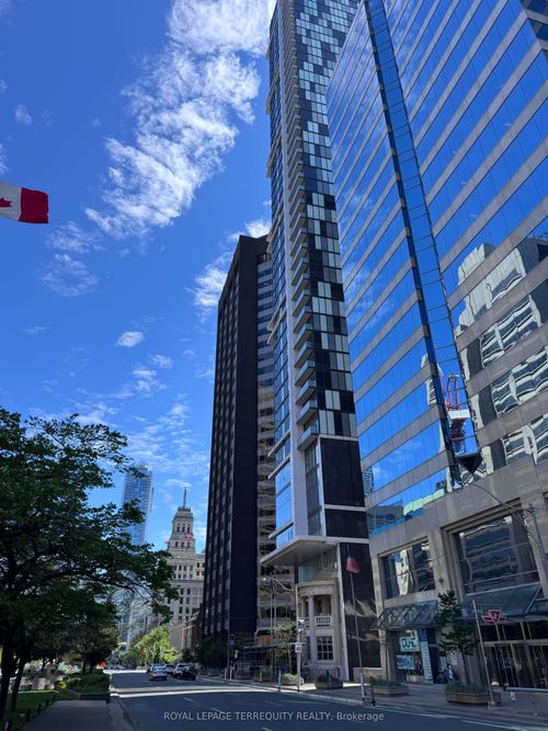 2308-426 University Ave, Toronto, ON, M5G1S9 | Card Image