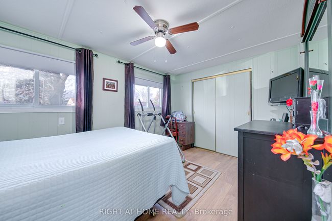 11 Locust Hill Dr, House other with 2 bedrooms, 1 bathrooms and 2 parking in Innisfil ON | Image 12