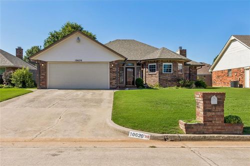 10620 Songbird Ln, Midwest City, OK, 73130-7017 | Card Image