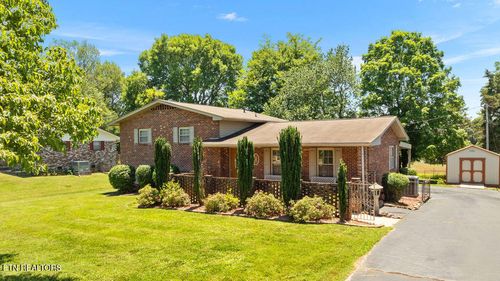 2404 Calloway Cir, Lenoir City, TN, 37772-5934 | Card Image