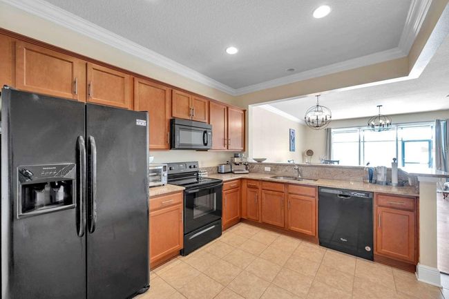 10217 Westpark Preserve Blvd, Townhouse with 3 bedrooms, 3 bathrooms and null parking in TAMPA FL | Image 6