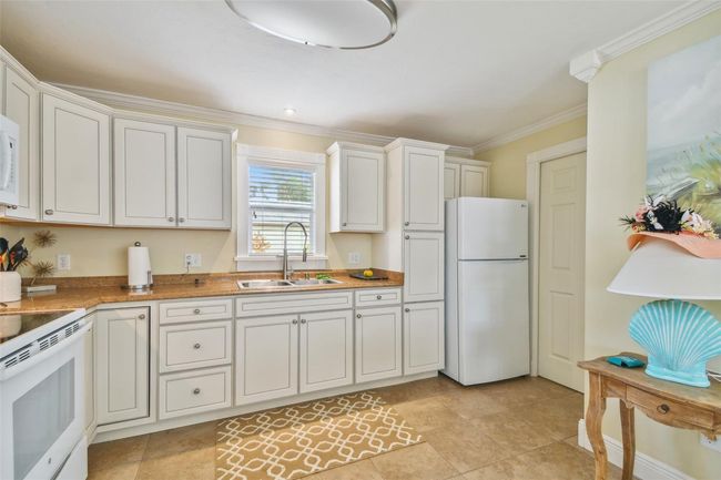 Unit A - Kitchen | Image 20