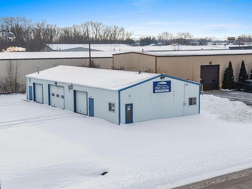 734 N Memorial Drive, Howard, WI, 54303 | Card Image