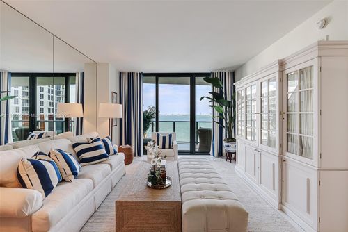 apt-704-460 Ne 28th St, MIAMI, FL, 33137-4667 | Card Image