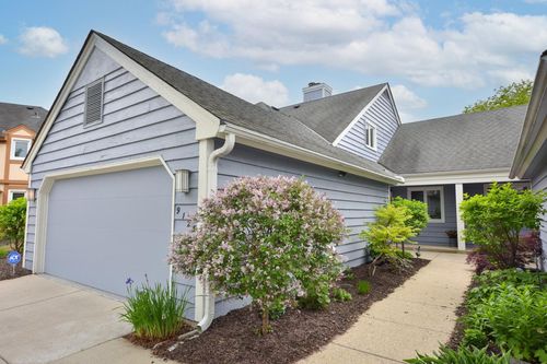 9125 N Briarwood Court, Bayside, WI, 53217 | Card Image