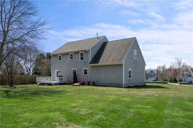 37 Island Dr, House other with 4 bedrooms, 3 bathrooms and 6 parking in Middletown RI | Image 26