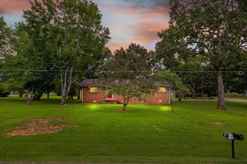 166 Parrish Ln, Mc Ewen, TN, 37101-4374 | Card Image