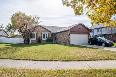 43304 Vinsetta Drive, Home with 3 bedrooms, 3 bathrooms and null parking in Sterling Heights MI | Image 2