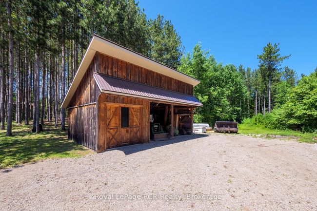 743055 Sideroad 10, House other with 3 bedrooms, 3 bathrooms and 10 parking in Chatsworth ON | Image 35