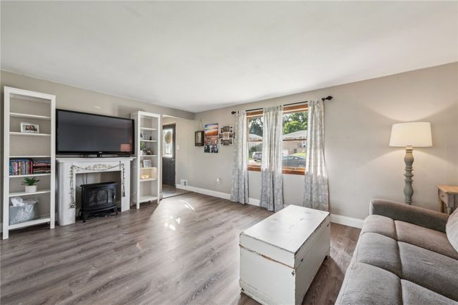 1515 Barry Dr, House other with 4 bedrooms, 3 bathrooms and 1 parking in Irwin PA | Image 5