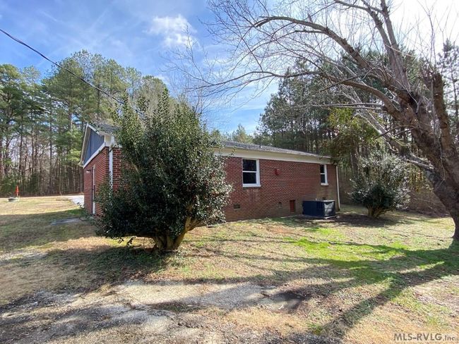 1711 Clover Rd, House other with 3 bedrooms, 1 bathrooms and null parking in La Crosse VA | Image 4