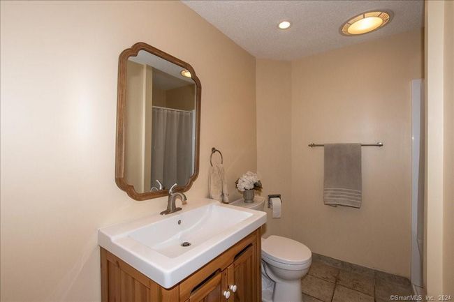 229 New Rd, House other with 2 bedrooms, 3 bathrooms and null parking in Avon CT | Image 34